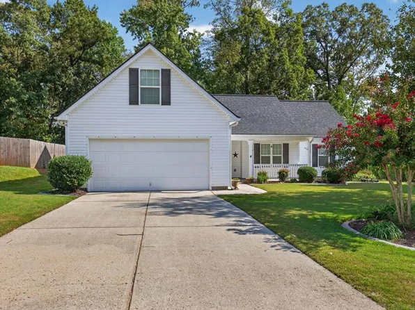 1880 Roxey Ln, Winder, GA 30680