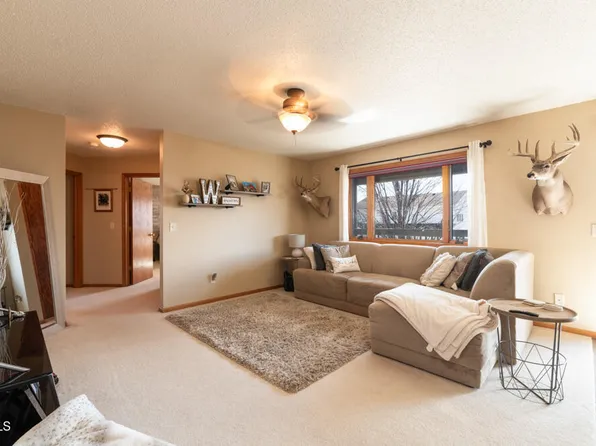 717 Bridgeport Dr Unit 4, Bismarck, ND 58504