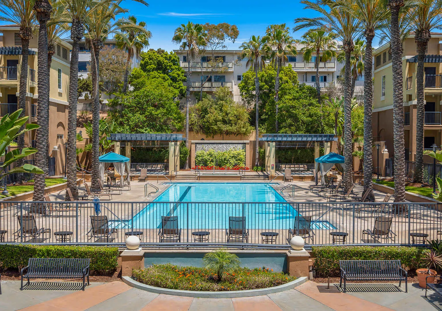 Mariposa at Playa del Rey — Photo 1