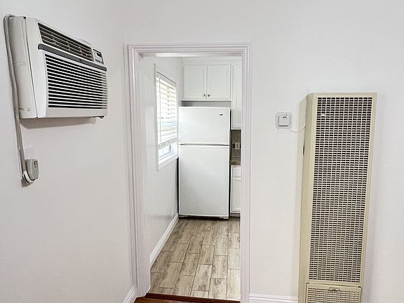 5th image of 1414 N Hobart Blvd APT 4