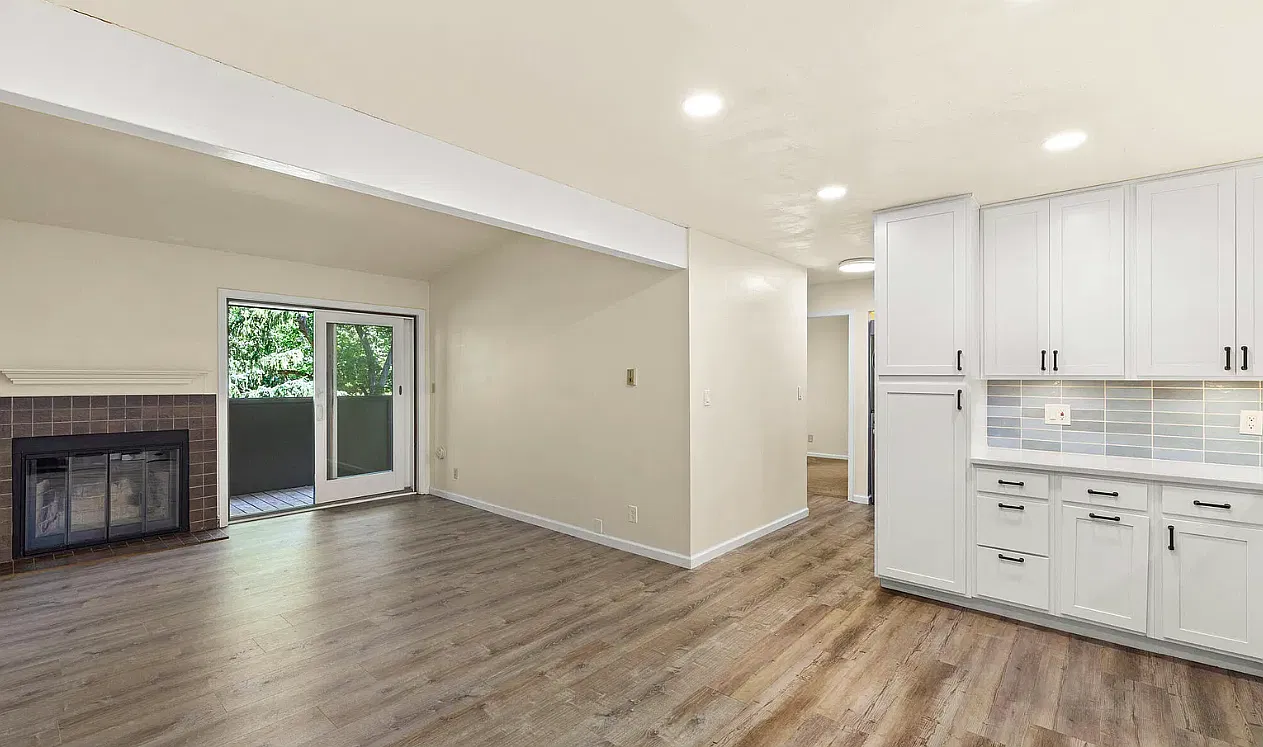 2 bed, 768 sqft, $3,200 — Photo 3