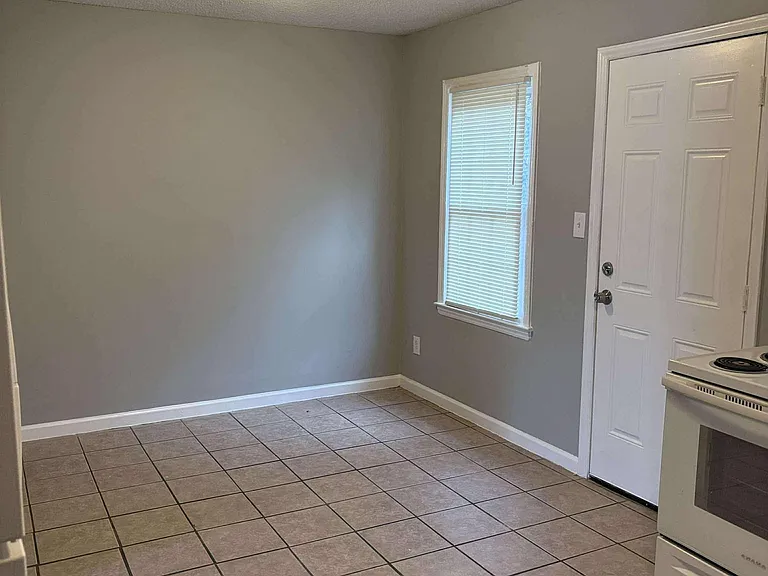 214 Orange St #1 — Photo 10