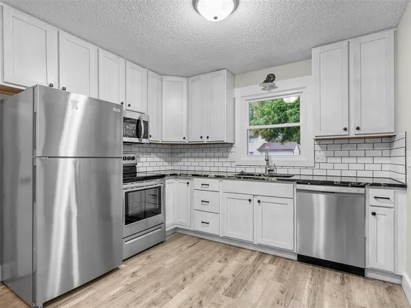 2129 Taylor Dr, Iowa City, IA 52240