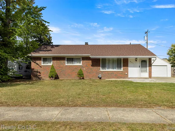 8671 Whitefield St, Dearborn Heights, MI 48127