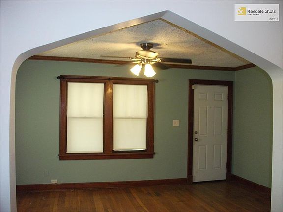 LIVING ROOM WITH HARDWOOD FLOORS