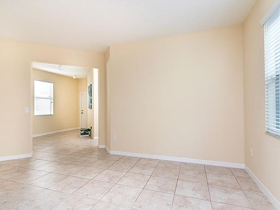 5th image of 11318 Villas On The Green Dr
