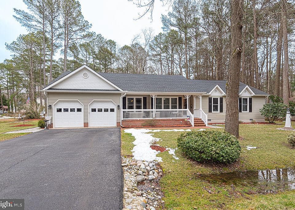 1st image of 24 Fairway Ln