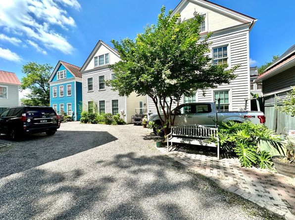 9 Bogard St #8-H