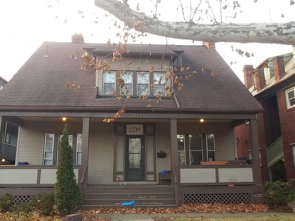 2015 Summit St