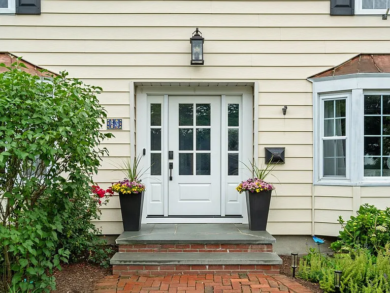 63 Lockwood Rd — Photo 3