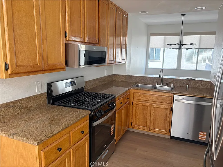 501 Herondo St — Photo 3