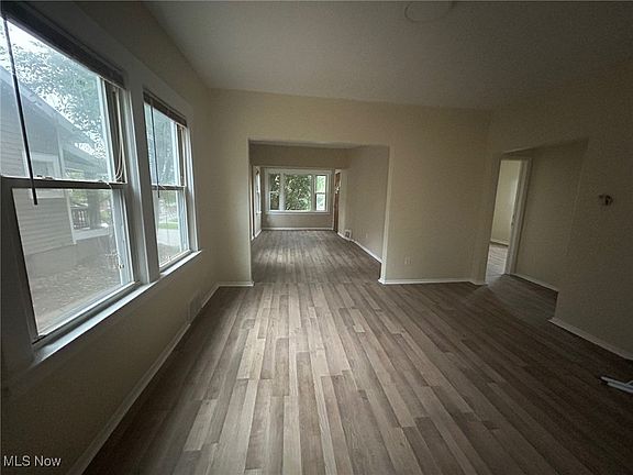 3rd image of 10709 Fidelity Ave