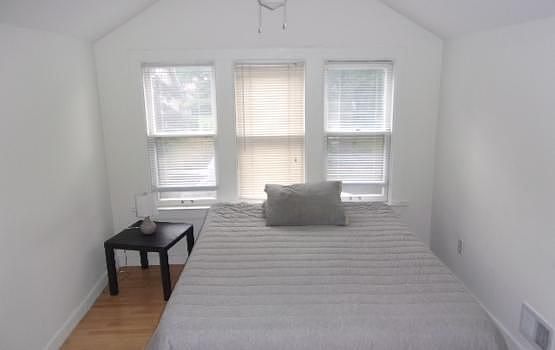 4th image of 437 W Breckenridge St