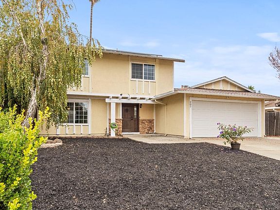 2nd image of 207 Arlington Way