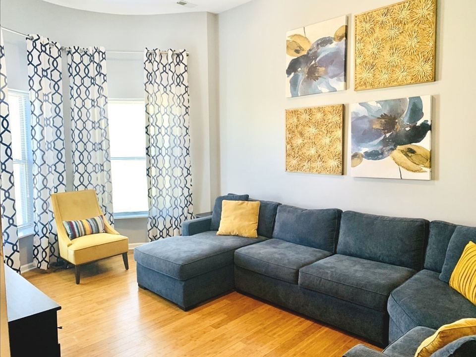 11 x 16 - X-Large Living Room