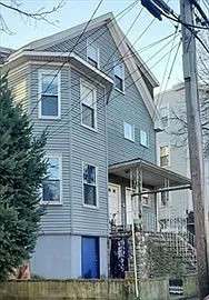 3 bed, 1.0 bath, 1300 sqft, $3,200 — Photo 1