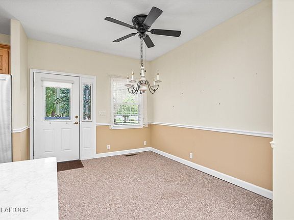 4th image of 111 Santee Ct