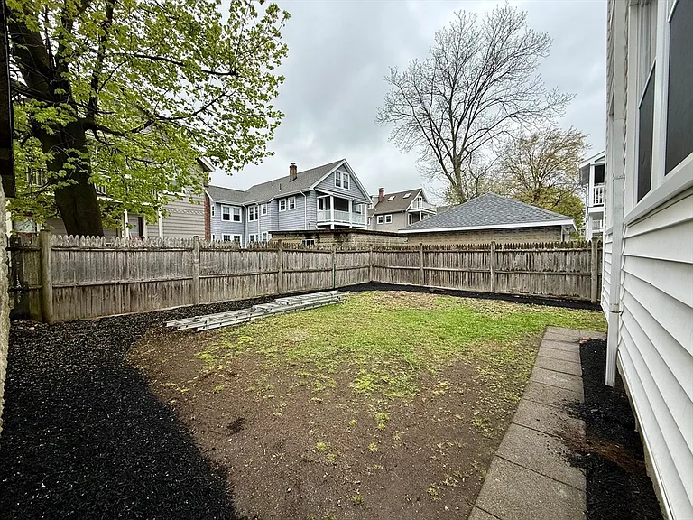 30-32 Dalton Rd #30 — Photo 2