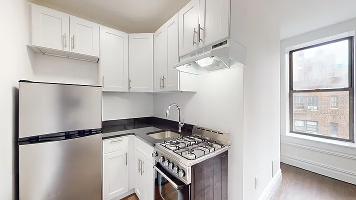 Rented by Bond New York | media 5