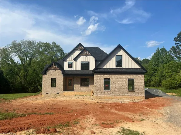 321 Tortoise Ln, Randleman, NC 27317