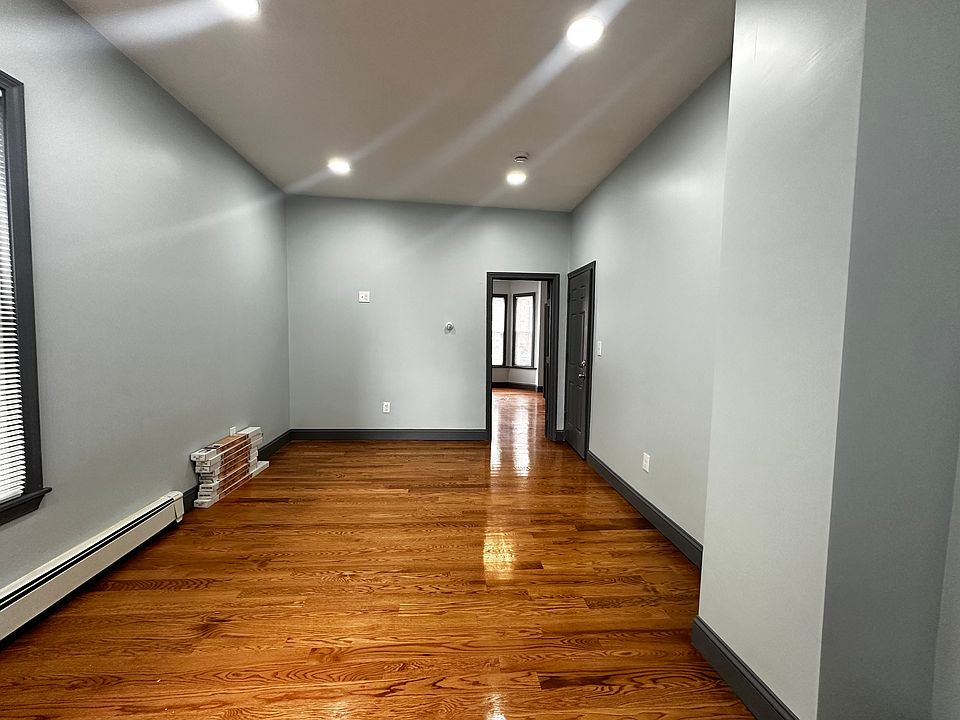 1st image of 747 Broadway #1