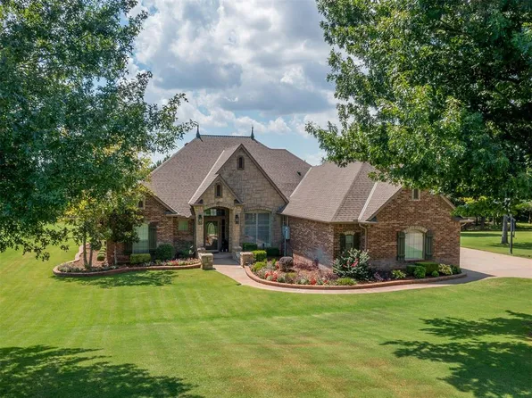 205 Alyssa Ln, Moore, OK 73160