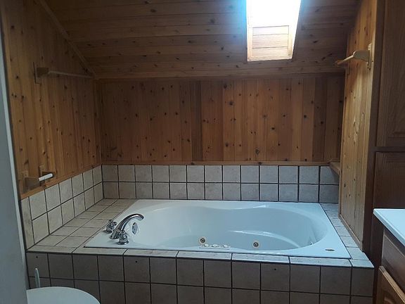 4th image of 188 Yasmine Ln