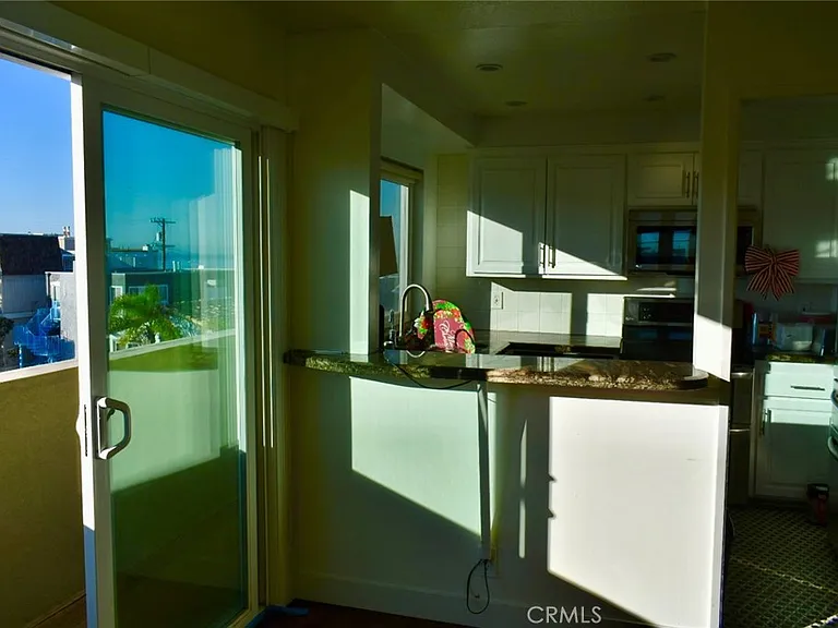 6400 Pacific Ave #311 — Photo 34