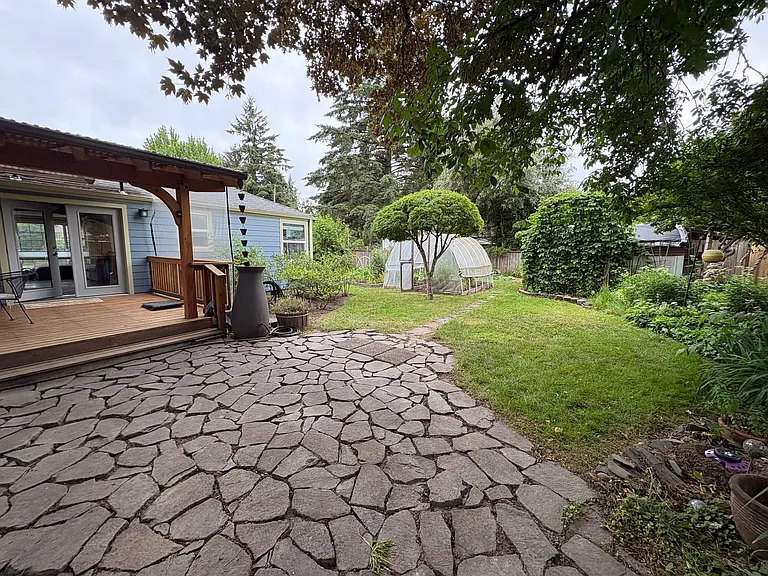 665 SE Vera Ave — Photo 20
