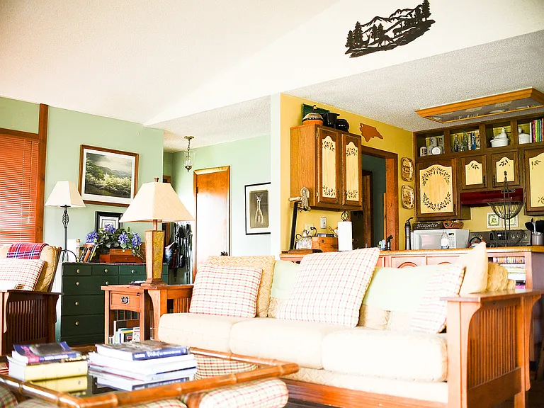 110 Kenny Ln — Photo 4