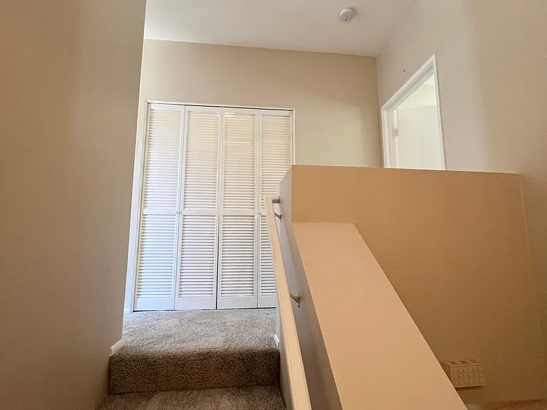 102 Santa Barbara Ct — Photo 12