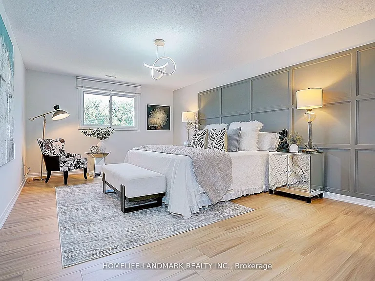 20573 Yonge St — Photo 32