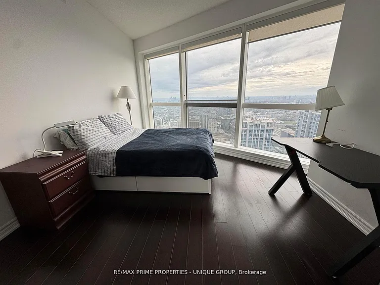 386 Yonge St #5316 — Photo 8