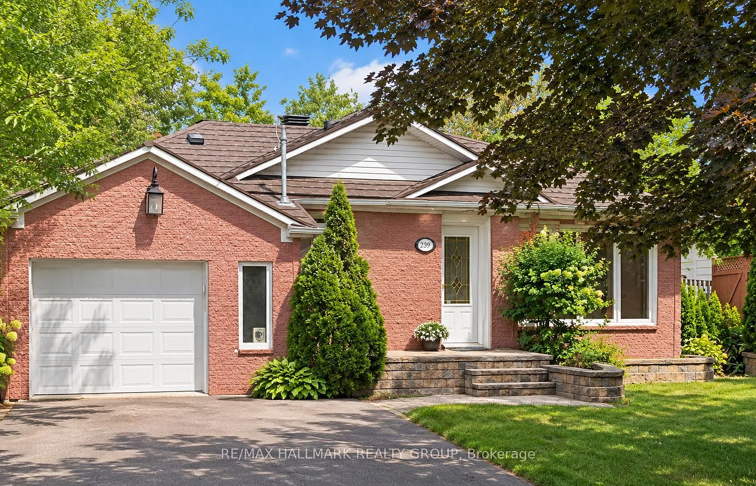 3 bed, $2,995 — Photo 1