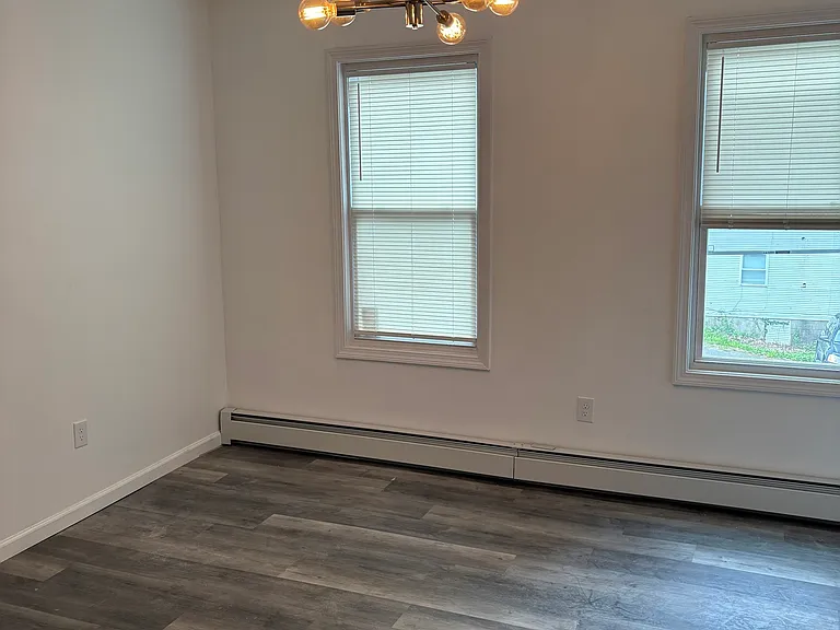 249 Lincoln St — Photo 3