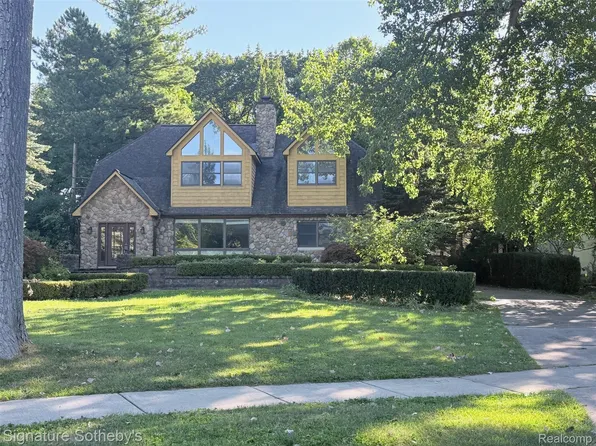 440 Lakeside Dr, Birmingham, MI 48009