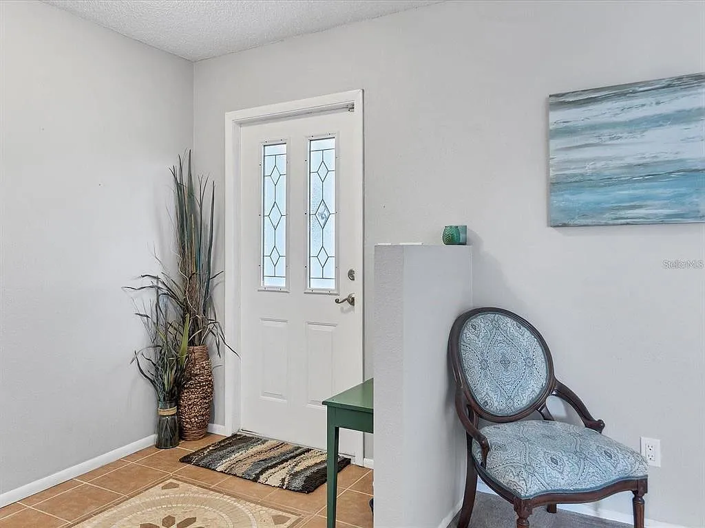 3 bed, 2.0 bath, 1670 sqft, $2,700 — Photo 2