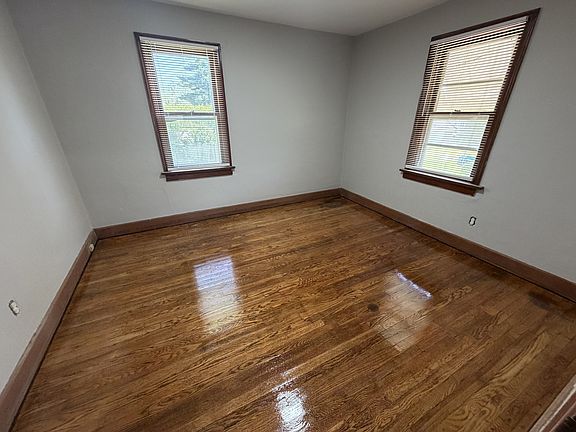 5th image of 5324 Fletcher St
