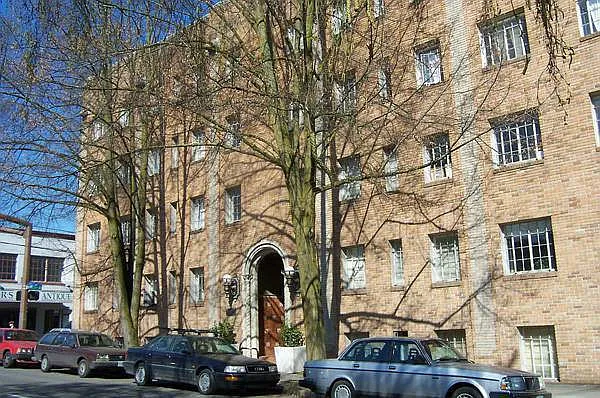 Metropolitan Apartments — Photo 44