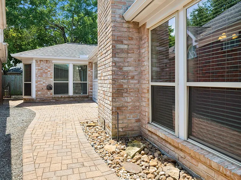 6511 Pauma Dr — Photo 28