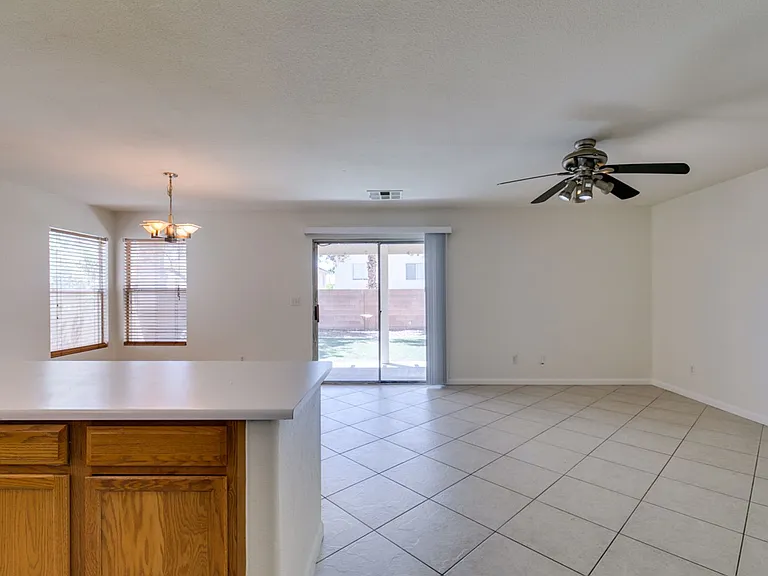 5025 Glittering Star Ct N — Photo 15