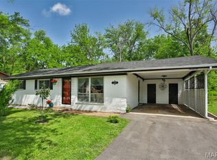 1209 W Lark Dr, Fenton, MO 63026