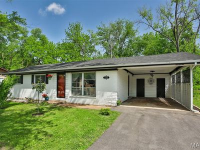 1209 W Lark Dr, Fenton, MO, 63026