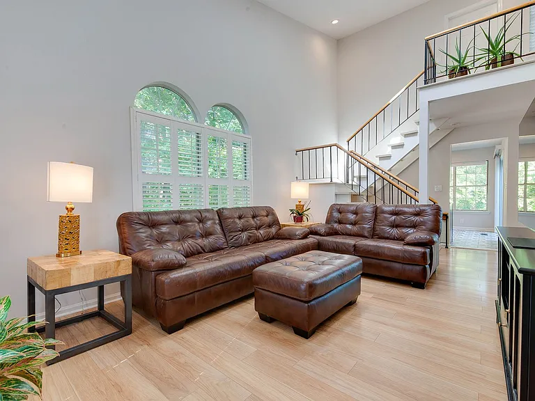 9006 Saint Thomas Ln — Photo 26