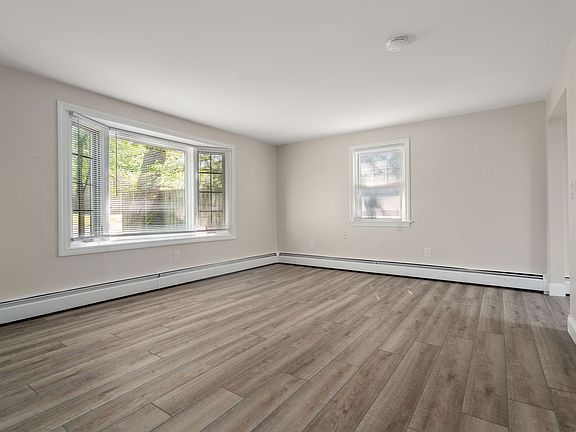 3rd image of 99 Cove St #99