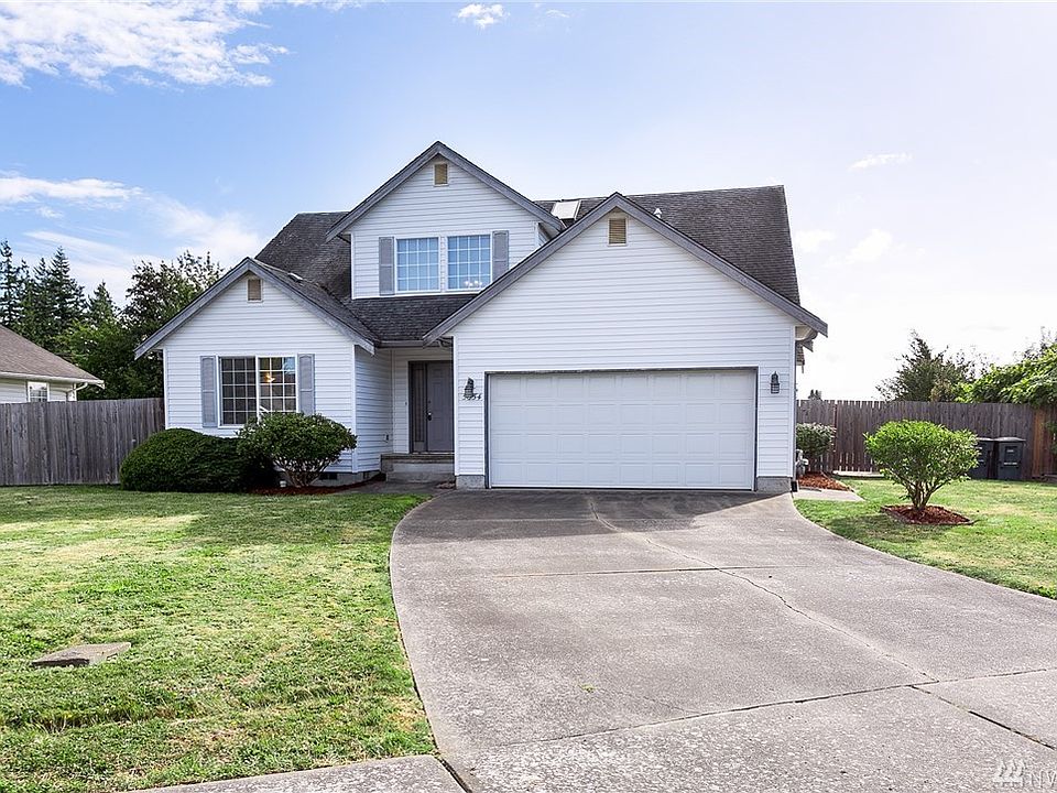 Very Very nice home on .34 acre lot located in a Cul-de-Sac.  Fully fenced yard.  