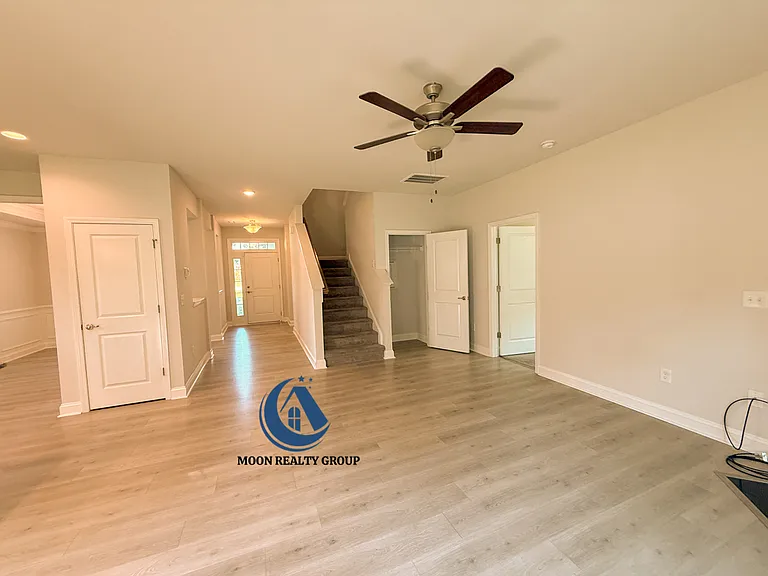 109 Sheffield St — Photo 12