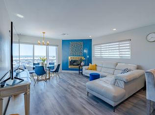 2011 Ocean Front Walk UNIT A, Venice, CA 90291
