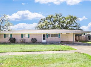 98 Birch Dr, Lafayette, LA 70506