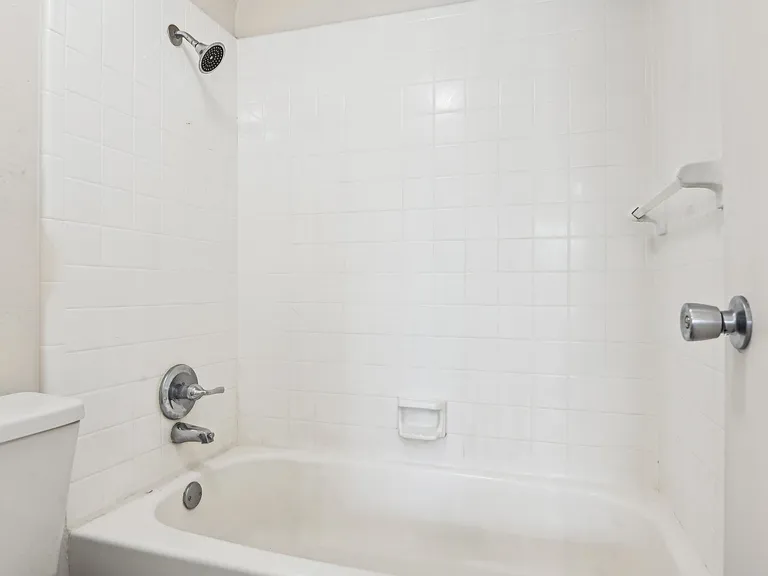 Abbey Glenn Apartments — Photo 109